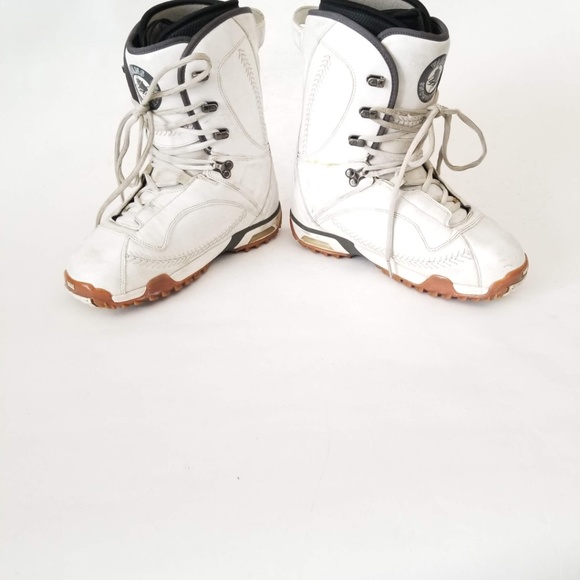 vans recco snowboard boots